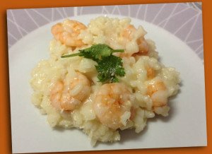 Risoto de camarão com alho porá