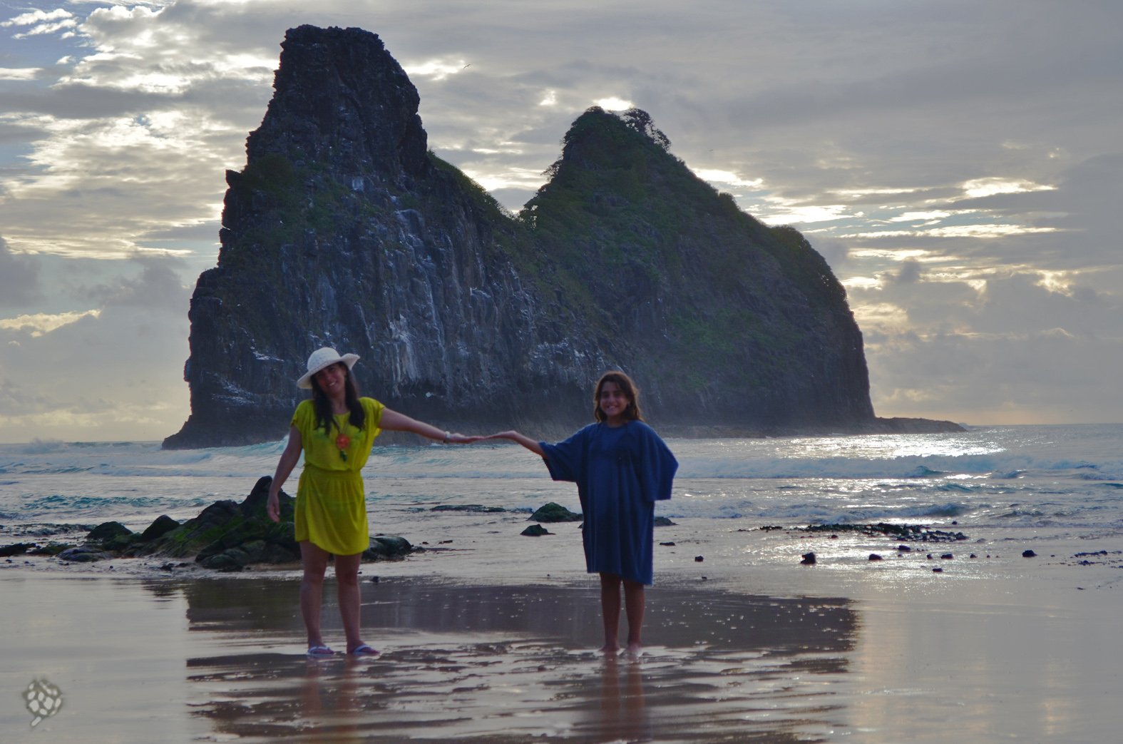 Fernando de Noronha com crianças