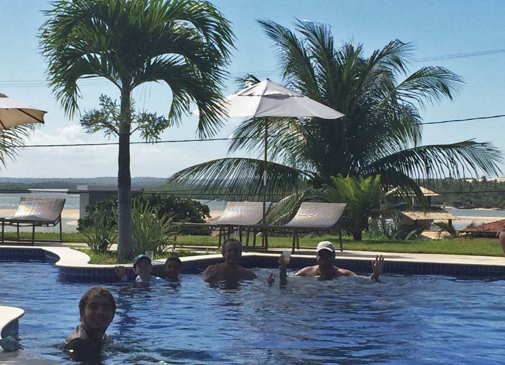 Girassois-piscina-cadeiras