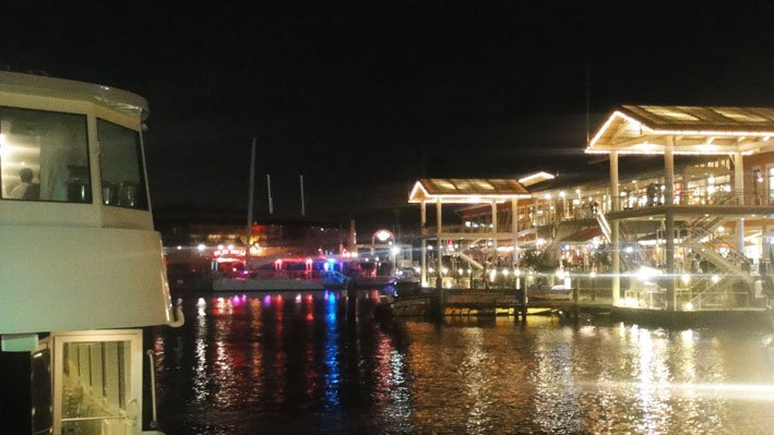 Bayside-marketplace-pier-noite