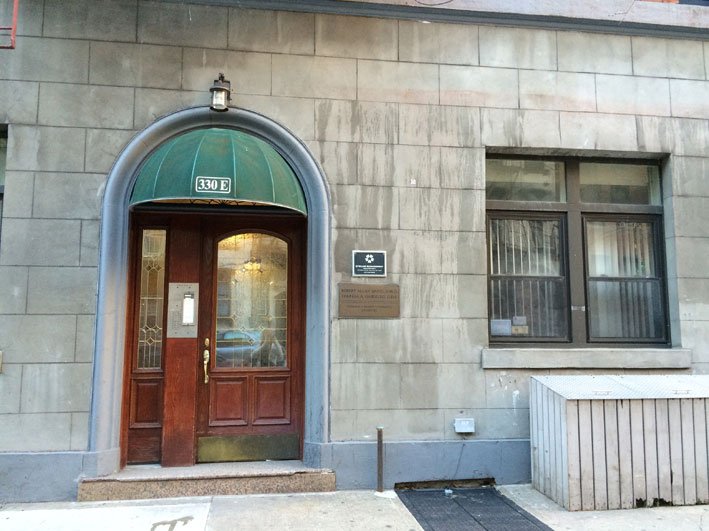 apartamento-alugado-em-New-York-porta