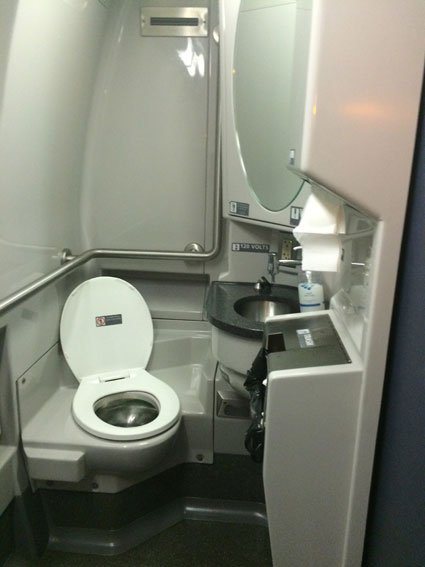 trem-Amtrak-banheiro
