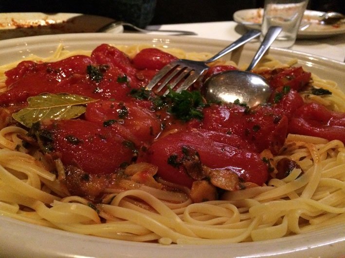 Onde-jantar-em-Washington-Carmines-massa