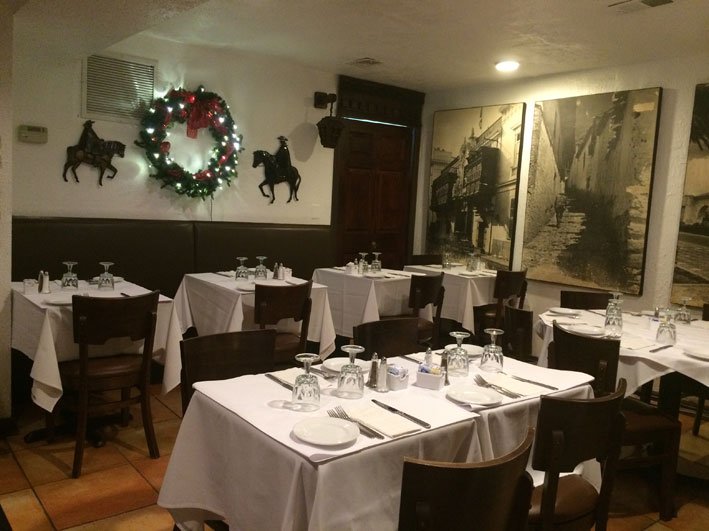 Onde-jantar-em-Washington-El-Chalan-interior