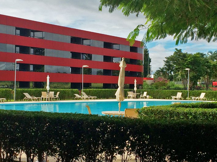 Brasilia-Palace-piscina