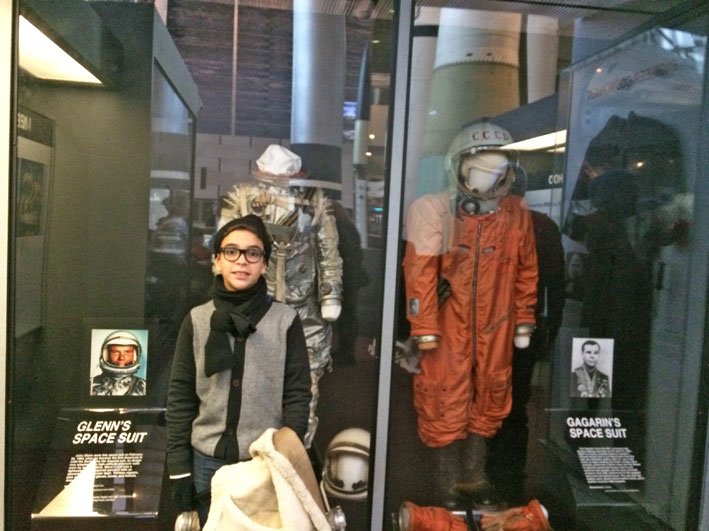 Museu-do-Ar-e-Espaco-Exploring-the-moon-1