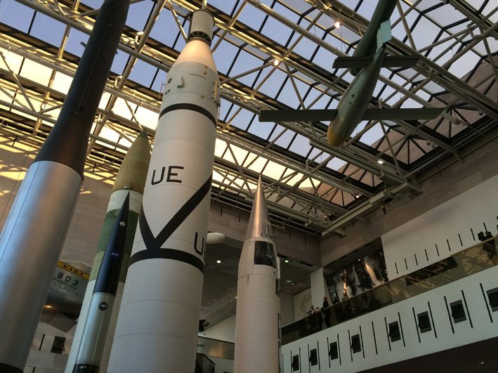 Museu-do-Ar-e-Espaco-Space-race3
