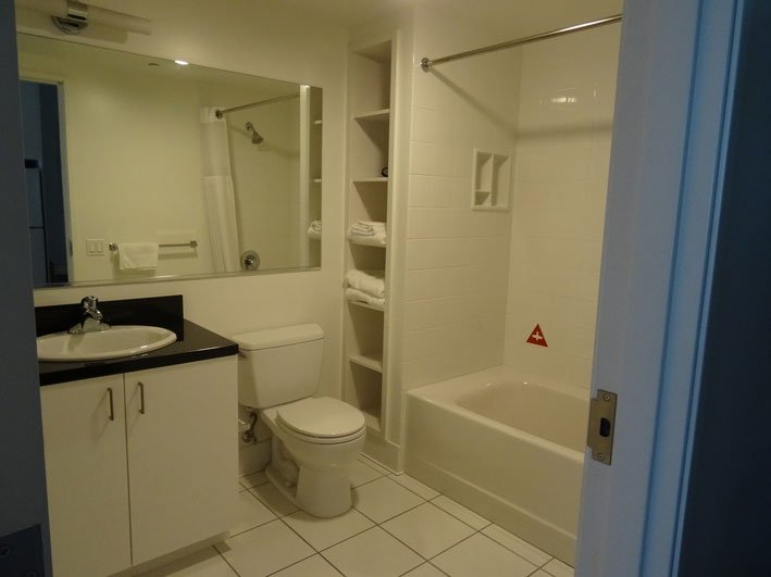 Como-se-hospedar-em-San-Francisco-pagando-menos-banheiro