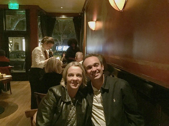 2-restaurantes-imperdiveis-para-jantar-em-San-Francisco-Absinthe-mesas