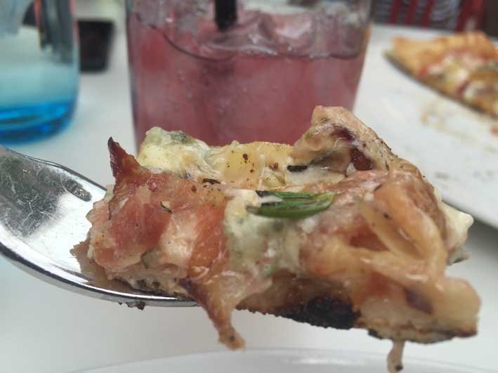 Onde-almocar-em-Las-Vegas-fatia-pizza-Flour