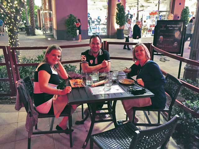 Onde-jantar-em-Las-Vegas-Chayo-mesa