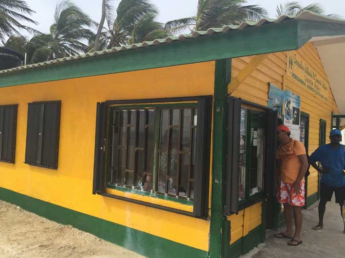 Como-e-o-passeio-a-Haines-Cay-e-Acuario-coop