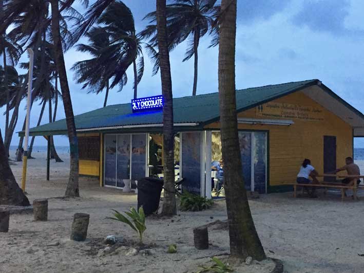 Como-e-o-passeio-a-Haines-Cay-e-Acuario-coop2