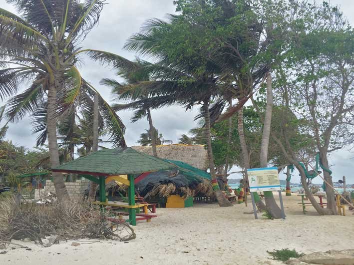 Como-e-o-passeio-a-Haines-Cay-e-Acuario-vista2