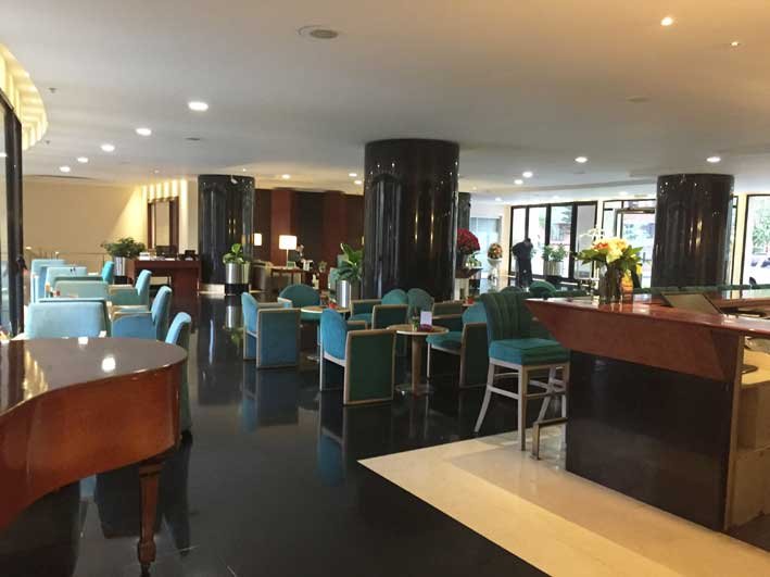 Hotel-perto-do-aeroporto-em-Bogota-lobby2