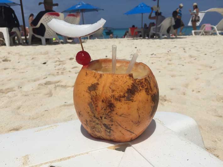 Tudo-sobre-Johnny-Cay-pina-colada