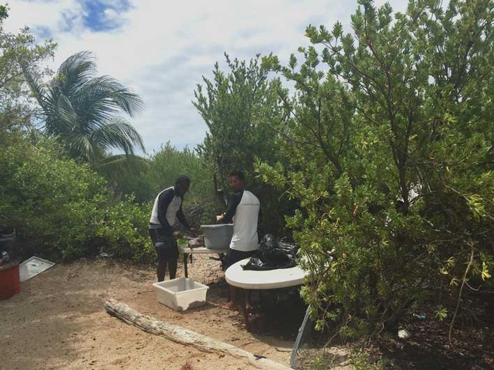 Como-e-o-passeio-a-Cayo-Bolivar-cozinha2
