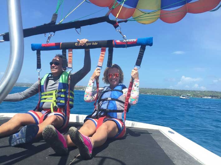 Tudo-sobre-o-voo-de-parasail-em-San-Andres1