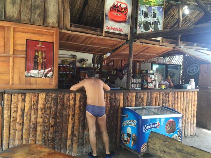 o-que-fazer-em-San-Andres-sem-sair-da-ilha-bar-west