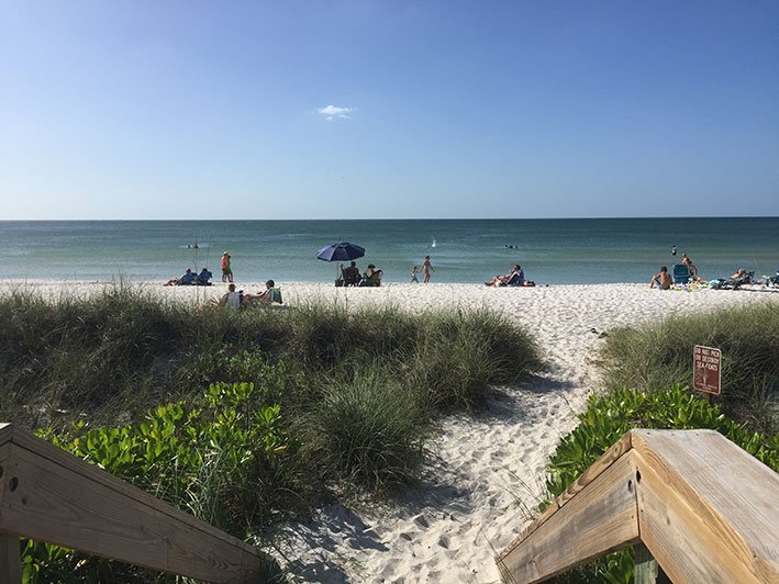 O-que-fazer-em-naples-em-um-dia-praia3