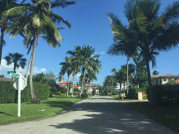 O-que-fazer-em-naples-em-um-dia-ruas2