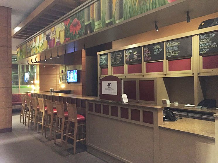 Hotel-em-New-York-Double-Tree-Hilton-bar