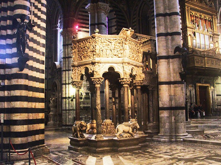 Púlpito da catedral de Siena