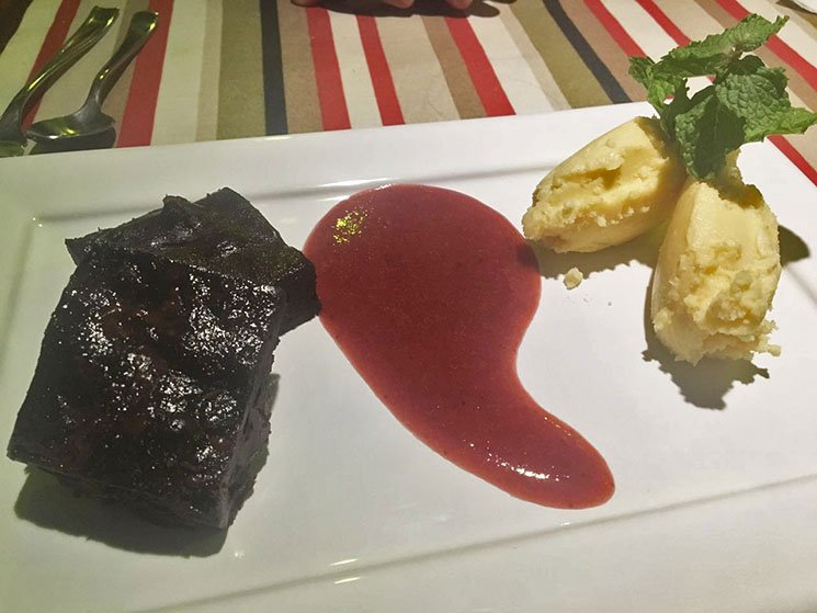 Sobremesa tradicional no Restaurante Tuyn em Maragogi