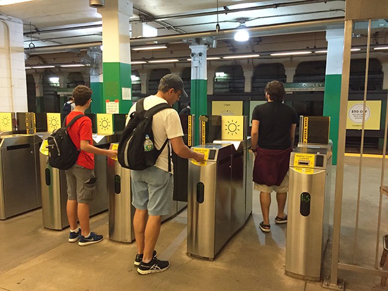 Catraca da estação de metrô em Boston
