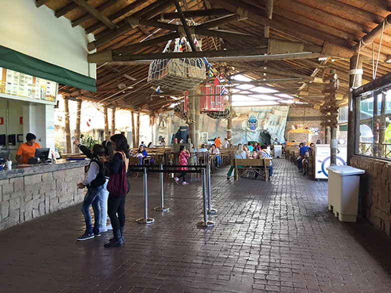 Área de alimentação do Aquário e São Paulo