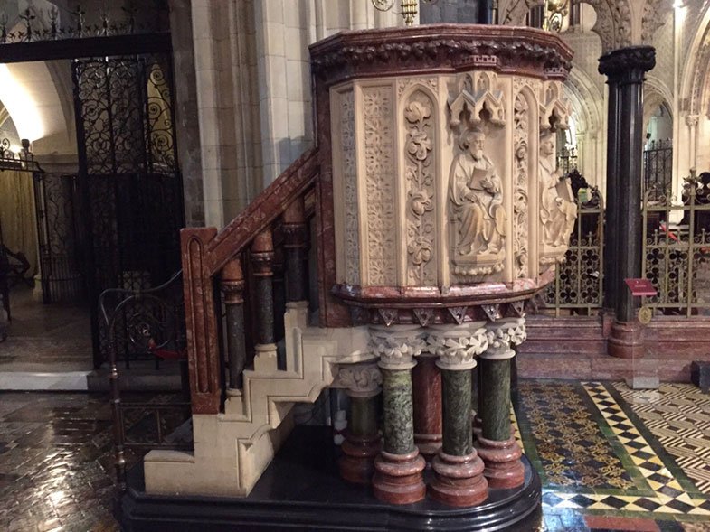 Transepto da Catedral de Dublin