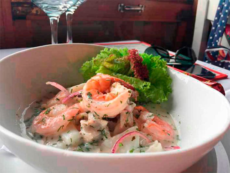 Ceviche no La Regatta em San Andrés