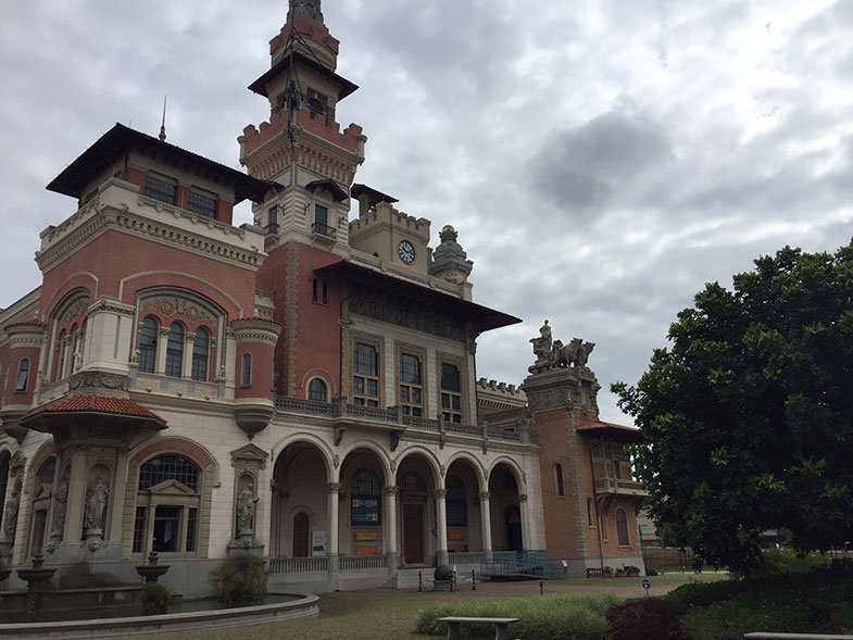Fachada do Catavento Cultural em São Paulo