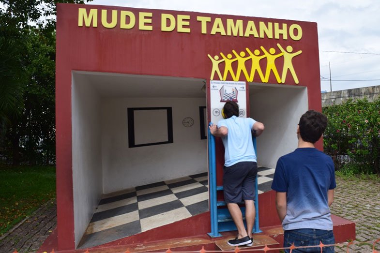 Mude de tamanho no Museu Catavento
