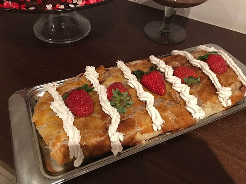 Rocambole doce de massa folhada