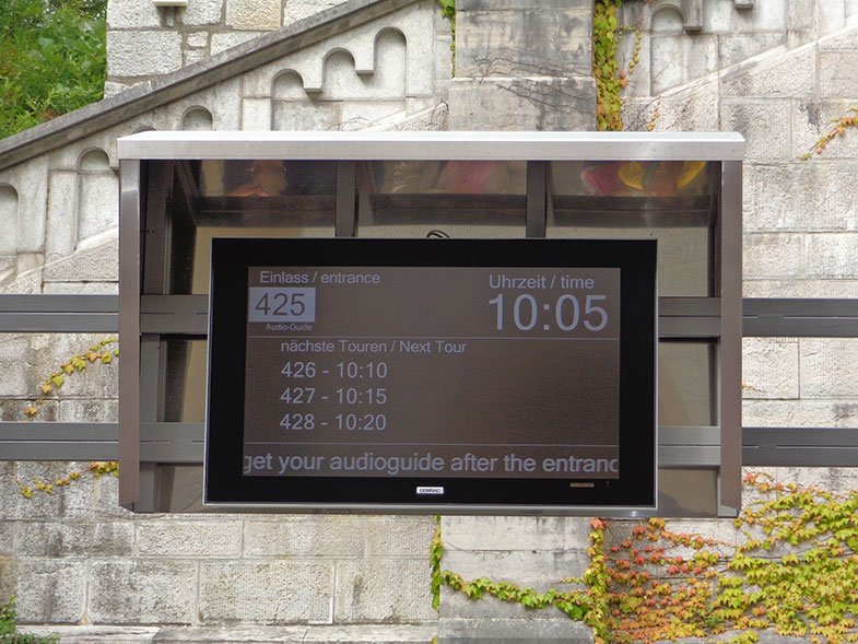 Sinalização na entrada para o Castelo de Neuschwanstein