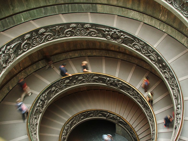 Escada do Museu do Vaticano em Roma