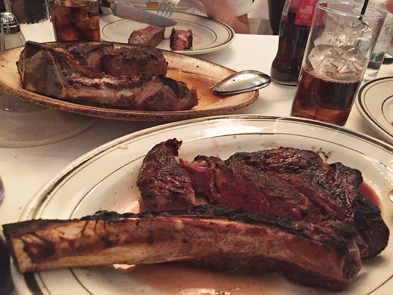 Rib Eye Stek do Wolfgang's Steakhouse em New York