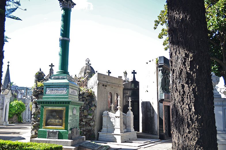 Túmulo de Eliza Brown no cemitério da Recoleta