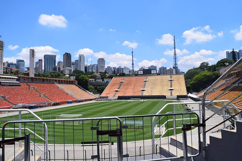 Campo do Estádio do Pacaembu visto do Museu do Futebol
