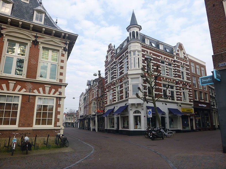 Centro da cidade de Haarlem na Holanda