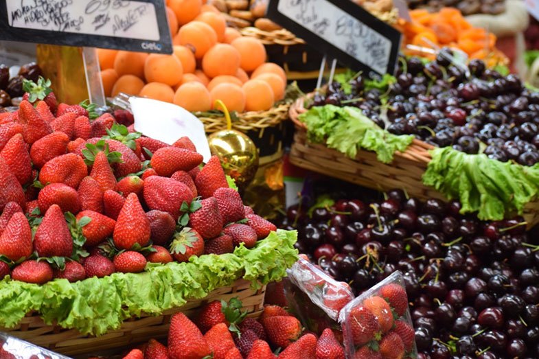 Boxe de frutas frescas no Mercadão de São Paulo