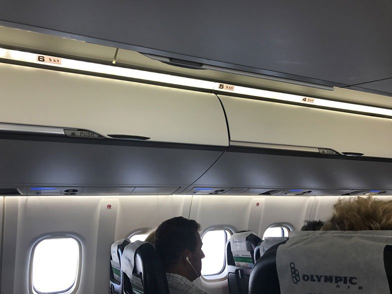 Bagageiro do ATR da Olympic Air na Grécia