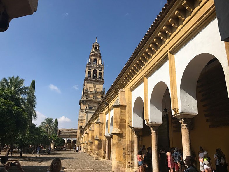 Pátio interno da catedral de Córdoba