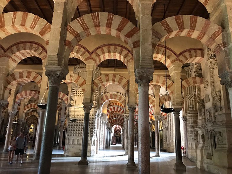 Interior da mesquita-catedral de Córdoba
