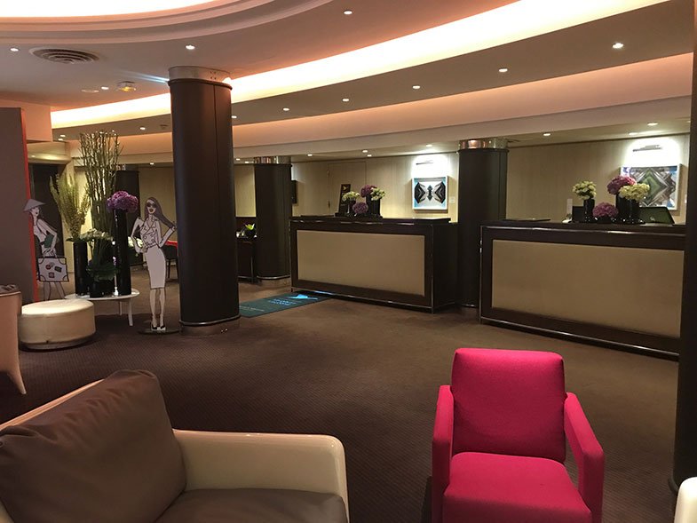 Lobby do Sofitel Hotel em Paris em La Défense