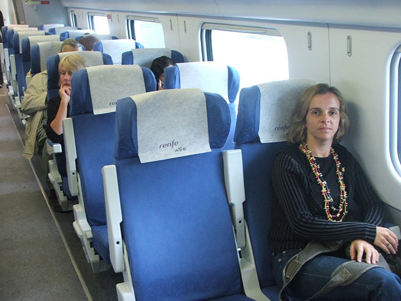 Classe turística num num trem pela Espanha