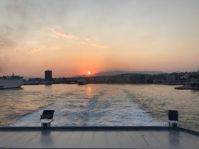 Como é viajar de ferry na Grécia
