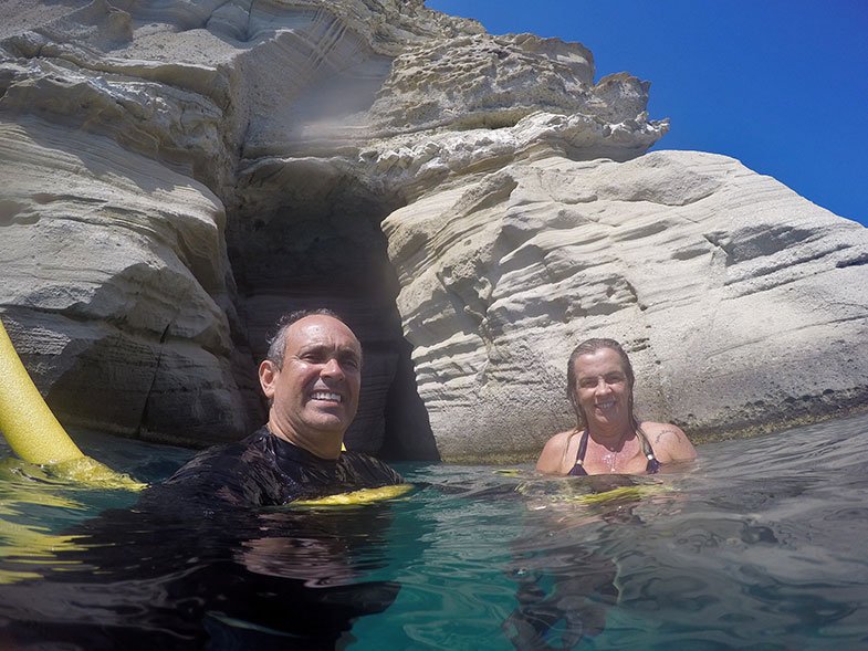 Banho de mar em Kleftiko