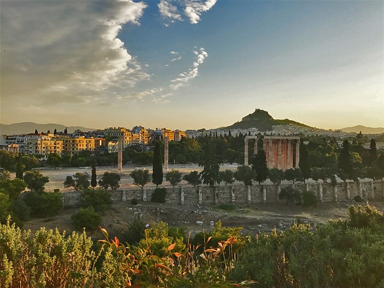 Hotel em Atenas com vista para o Templo de Adriano